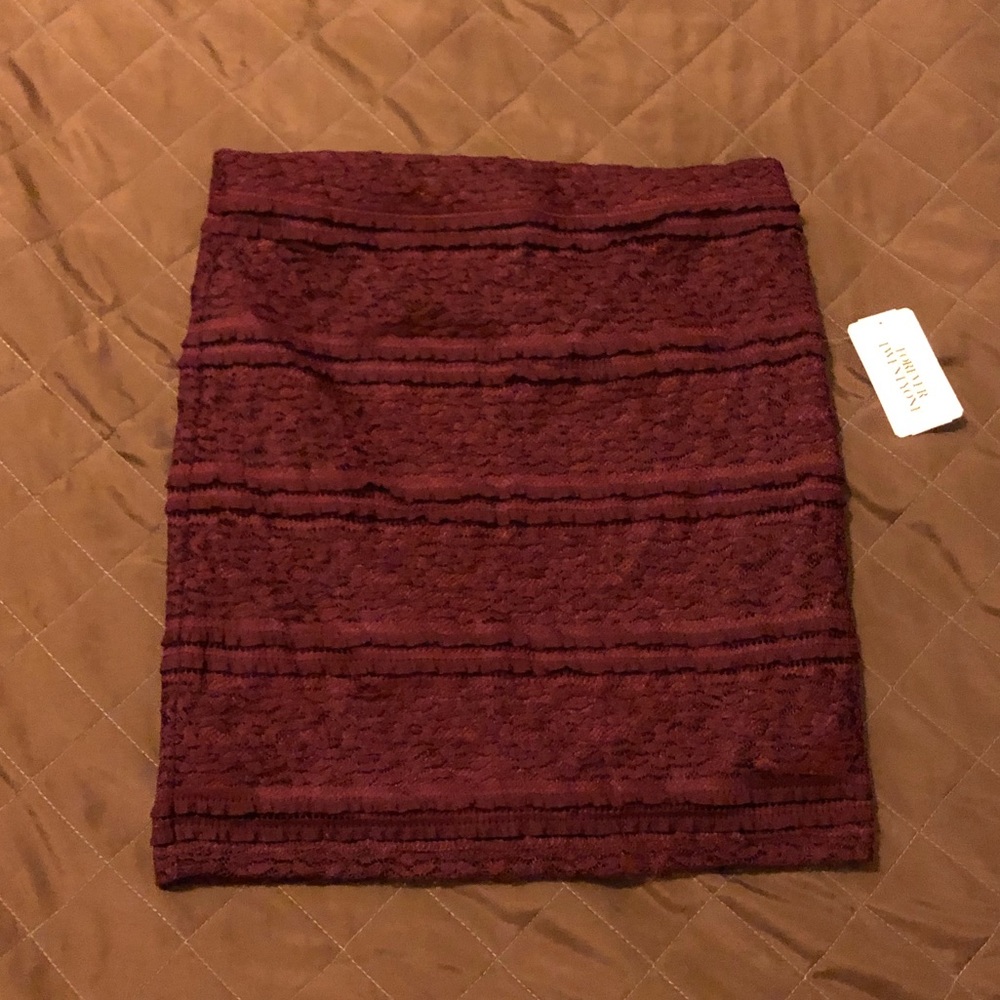 Forever 21 maroon skirt